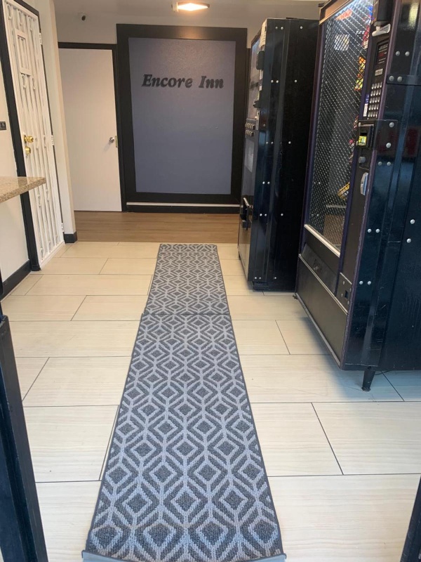 Encore Inn Main image